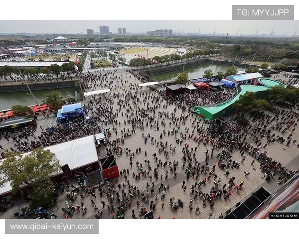 包场观赛！F1 中国站一家三口的定制速度盛宴