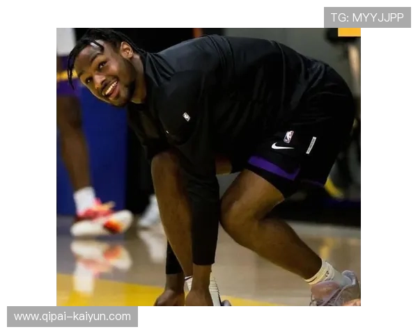 布朗尼特训强化投篮空间能力 剑指夏季联赛首战状元对决